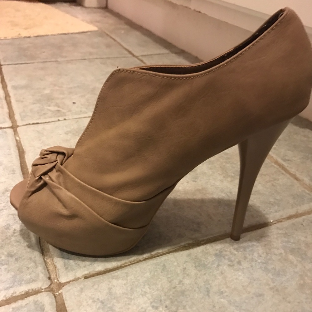 Tan Heels